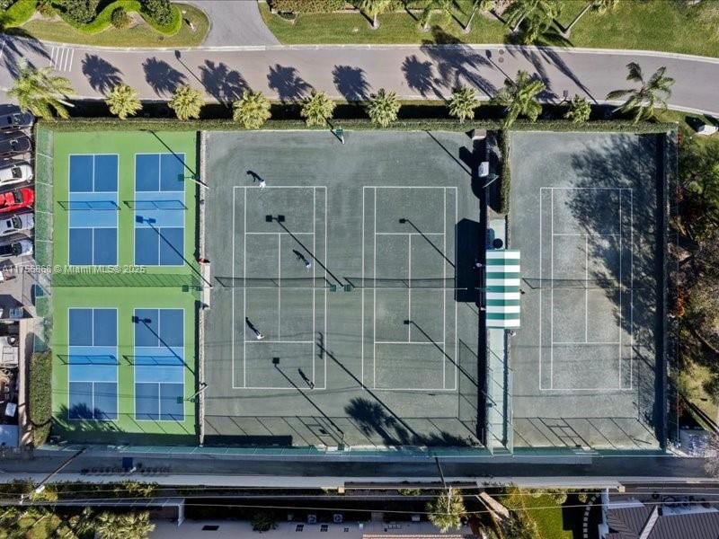 Real estate property located at 18369 Wood Haven Ln J, Martin, Riverbend Condo, Jupiter, FL