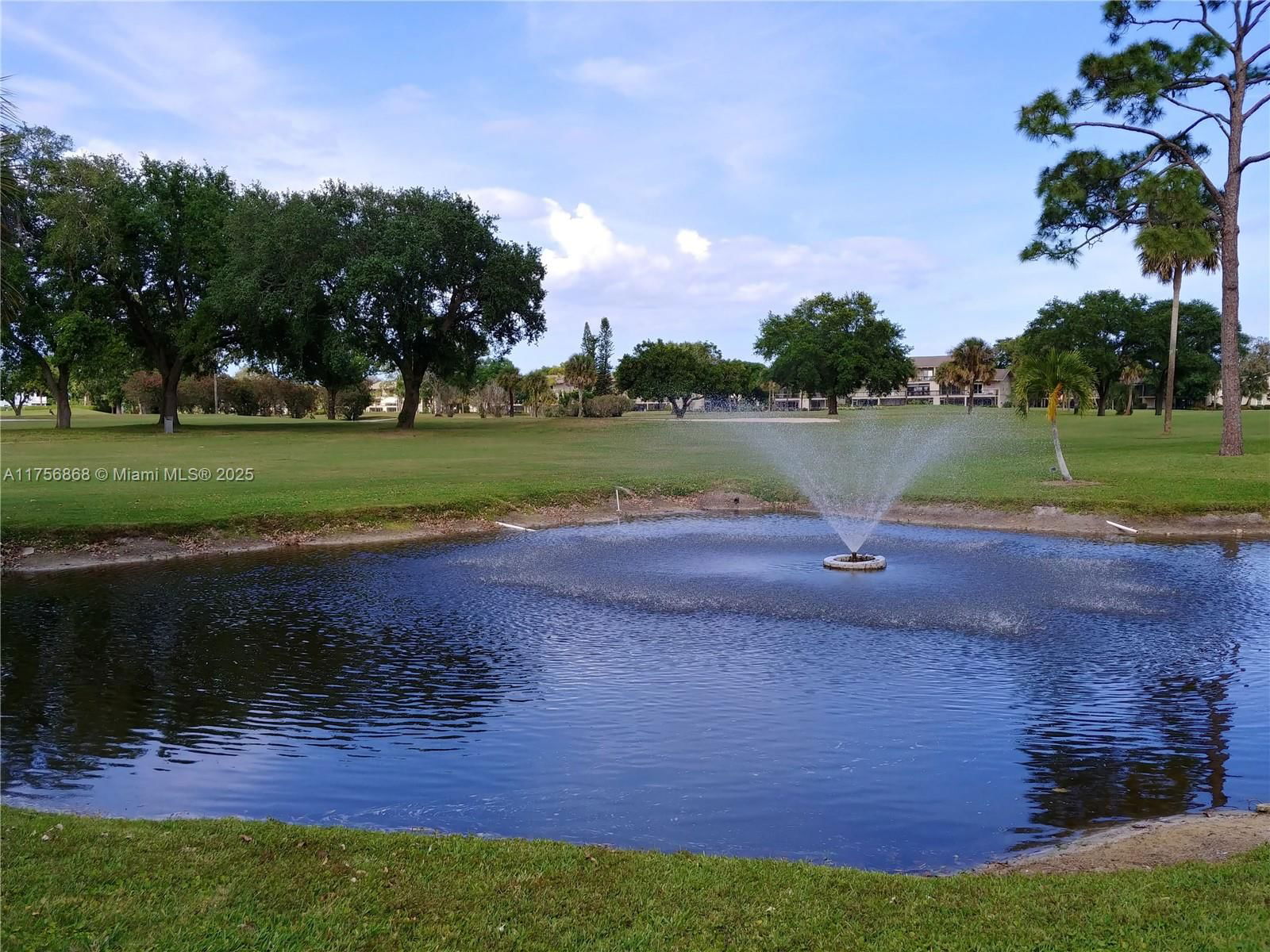 Real estate property located at 18369 Wood Haven Ln J, Martin, Riverbend Condo, Jupiter, FL