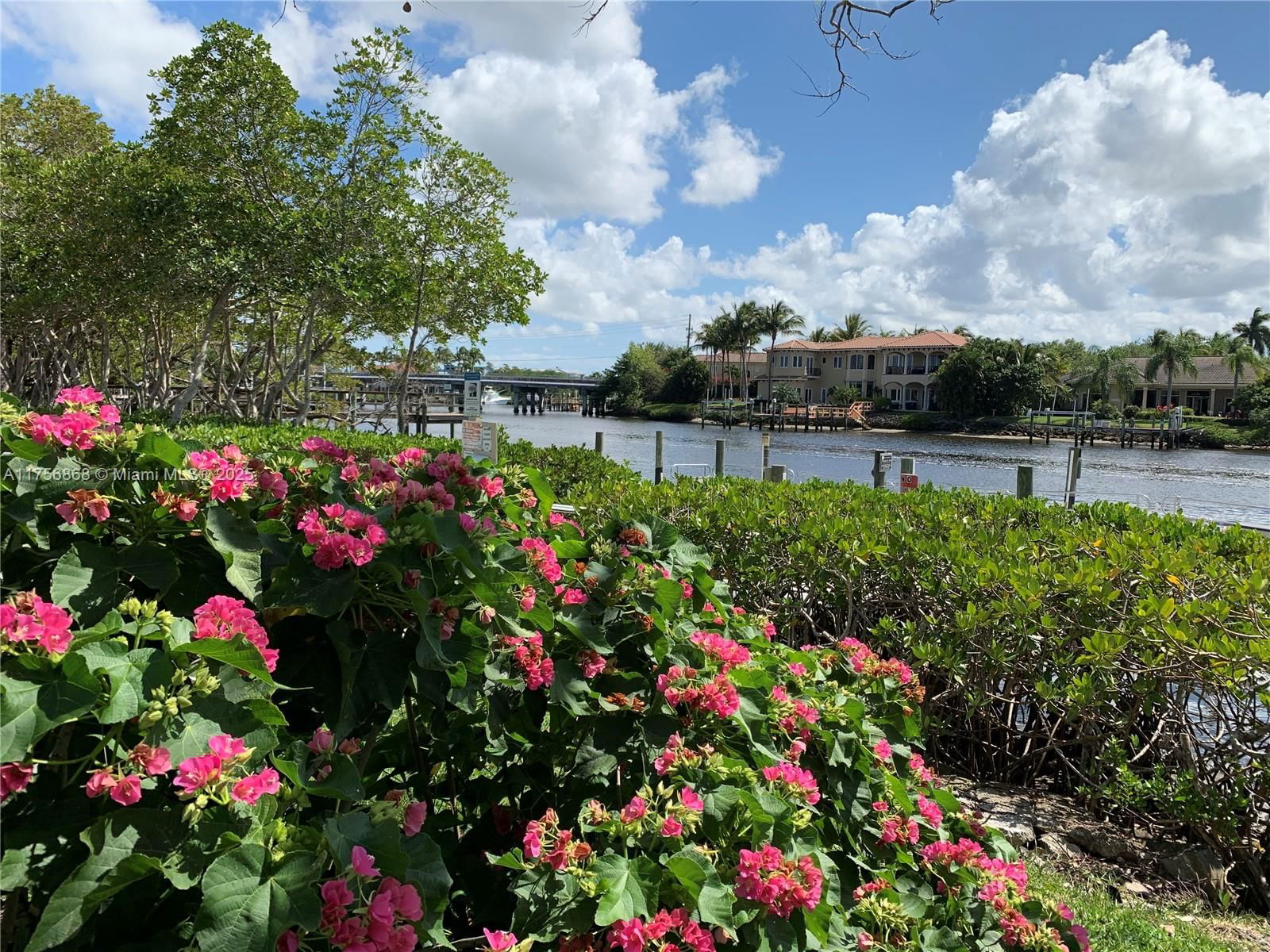 Real estate property located at 18369 Wood Haven Ln J, Martin, Riverbend Condo, Jupiter, FL