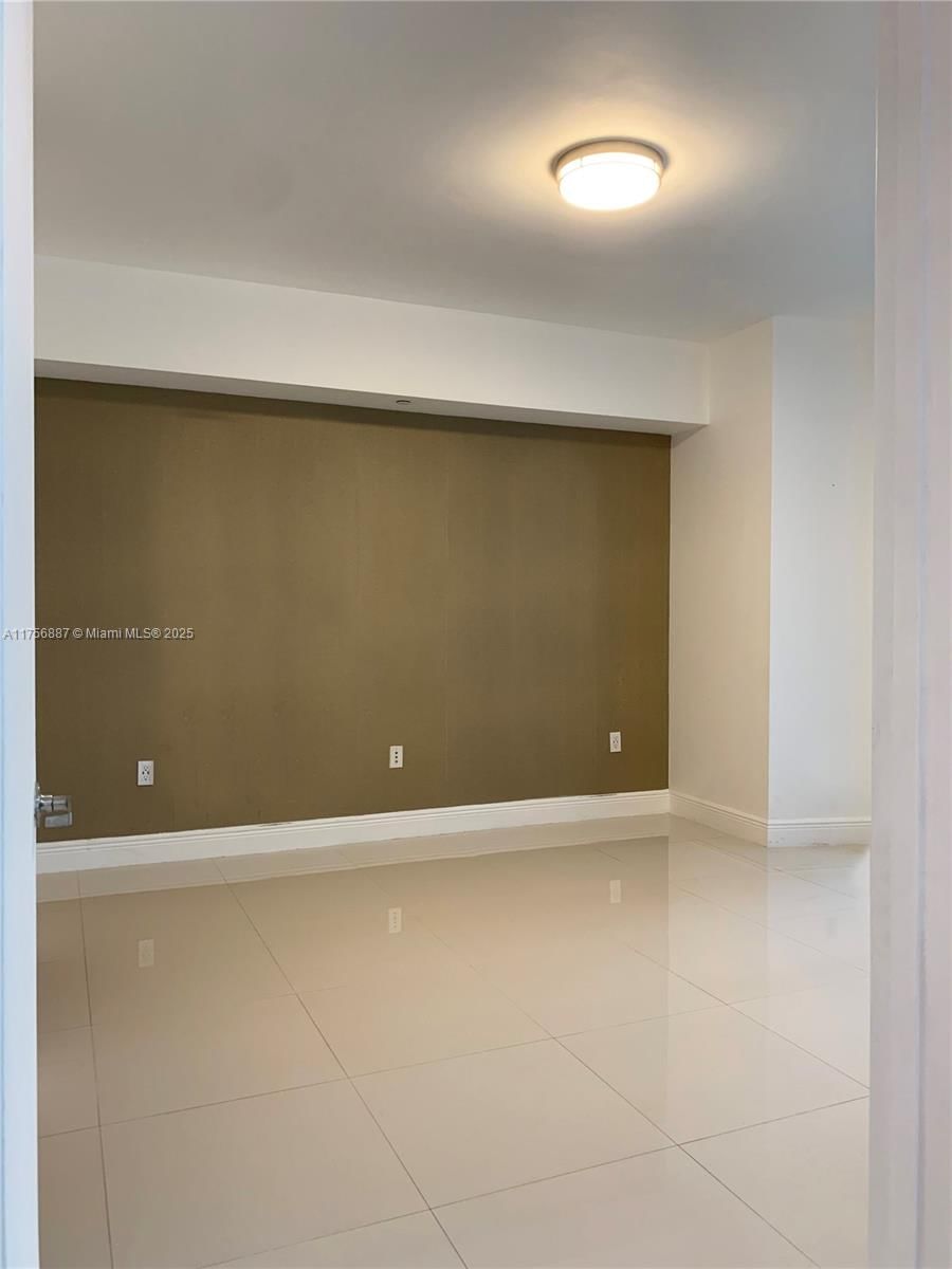 Real estate property located at 465 Brickell Ave #1002, Miami-dade, Icon Brickell Condo No 1, Miami, FL