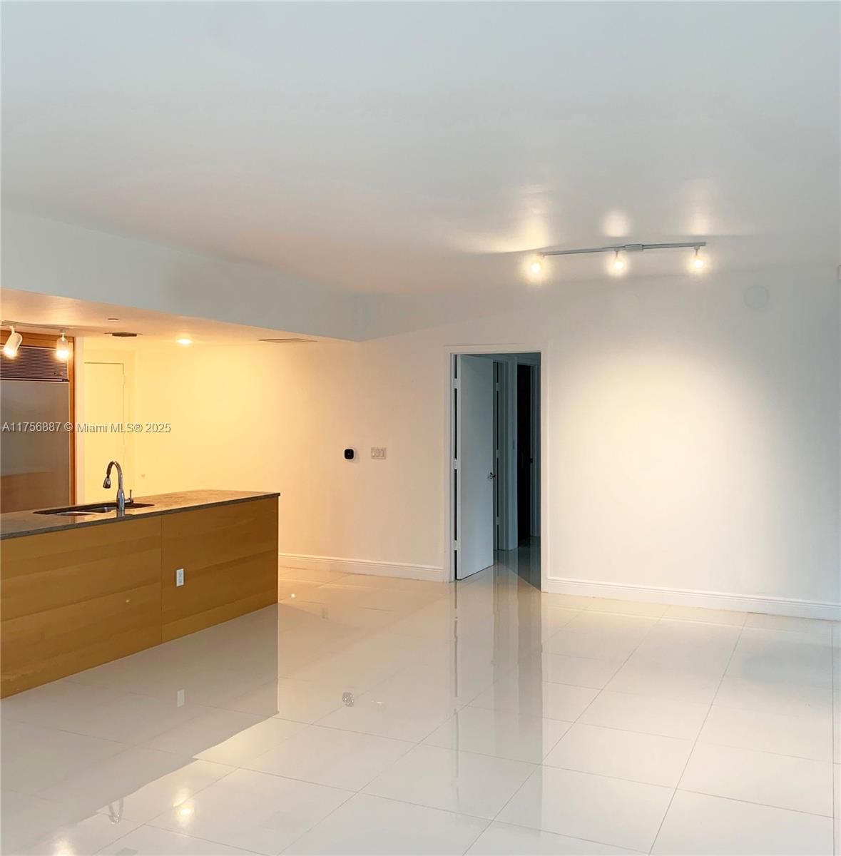 Real estate property located at 465 Brickell Ave #1002, Miami-dade, Icon Brickell Condo No 1, Miami, FL