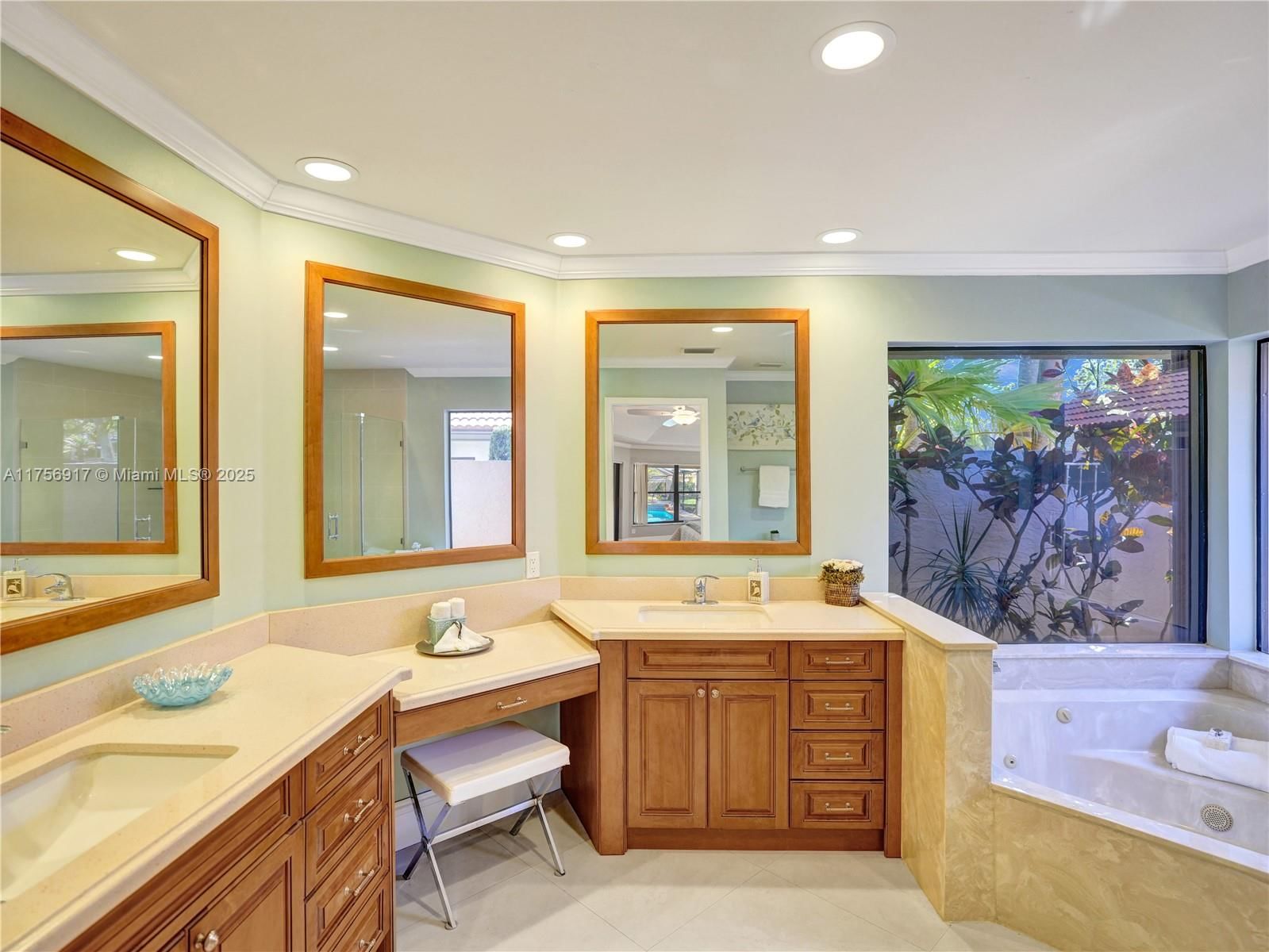 Real estate property located at 1034 Poplar Circle, Broward, Country Isles, Weston, FL