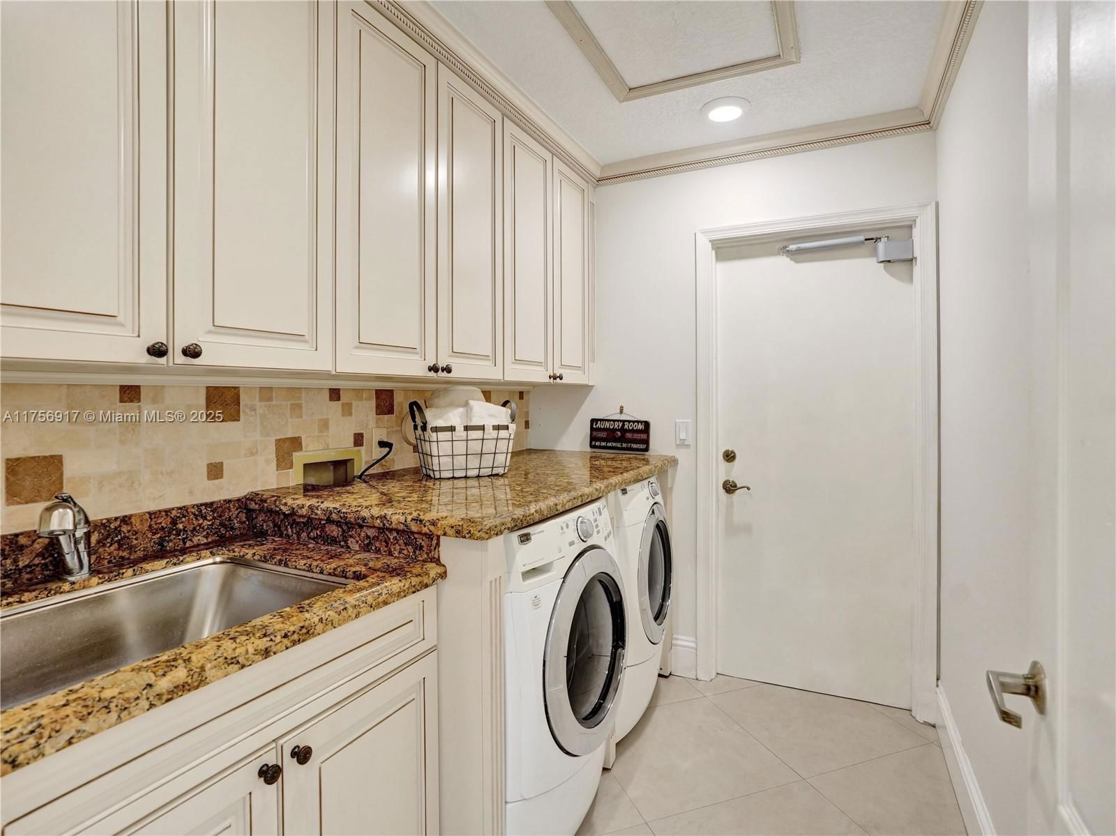 Real estate property located at 1034 Poplar Circle, Broward, Country Isles, Weston, FL