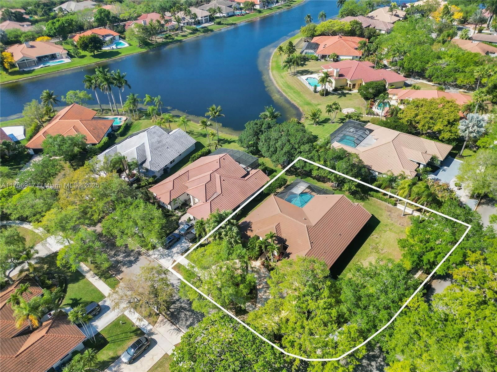 Real estate property located at 1034 Poplar Circle, Broward, Country Isles, Weston, FL