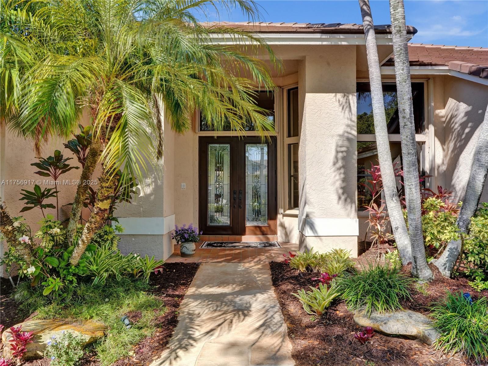 Real estate property located at 1034 Poplar Circle, Broward, Country Isles, Weston, FL