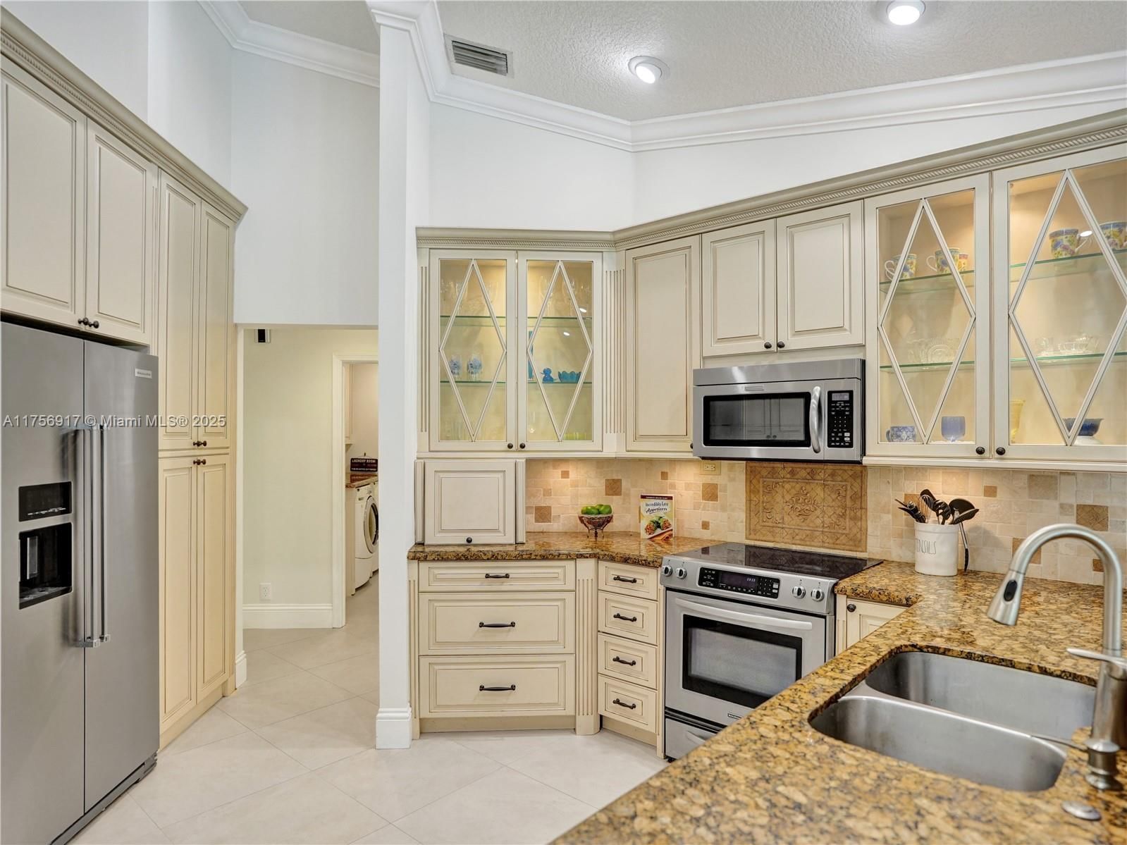 Real estate property located at 1034 Poplar Circle, Broward, Country Isles, Weston, FL
