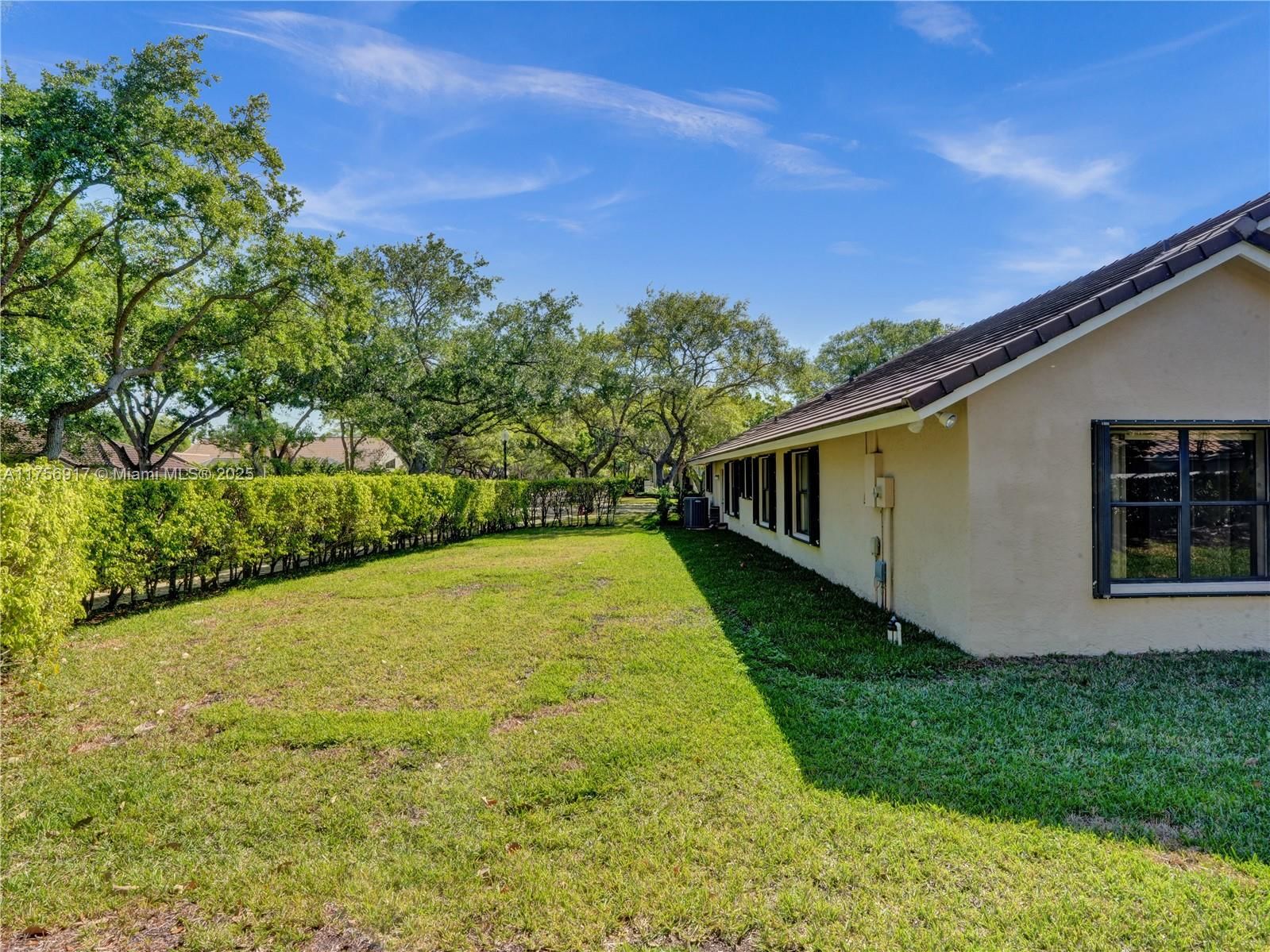 Real estate property located at 1034 Poplar Circle, Broward, Country Isles, Weston, FL