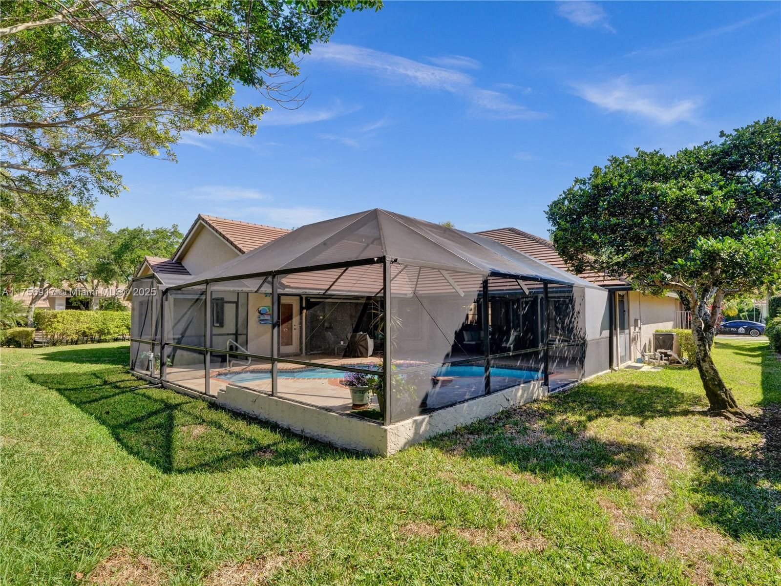 Real estate property located at 1034 Poplar Circle, Broward, Country Isles, Weston, FL