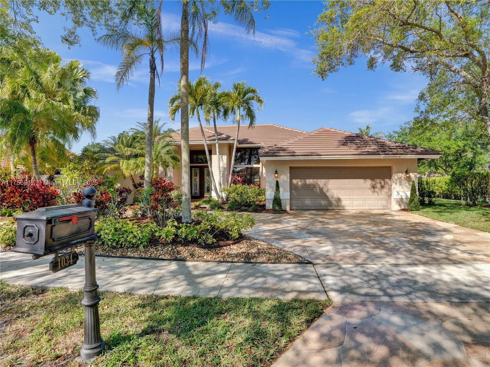 Real estate property located at 1034 Poplar Circle, Broward, Country Isles, Weston, FL