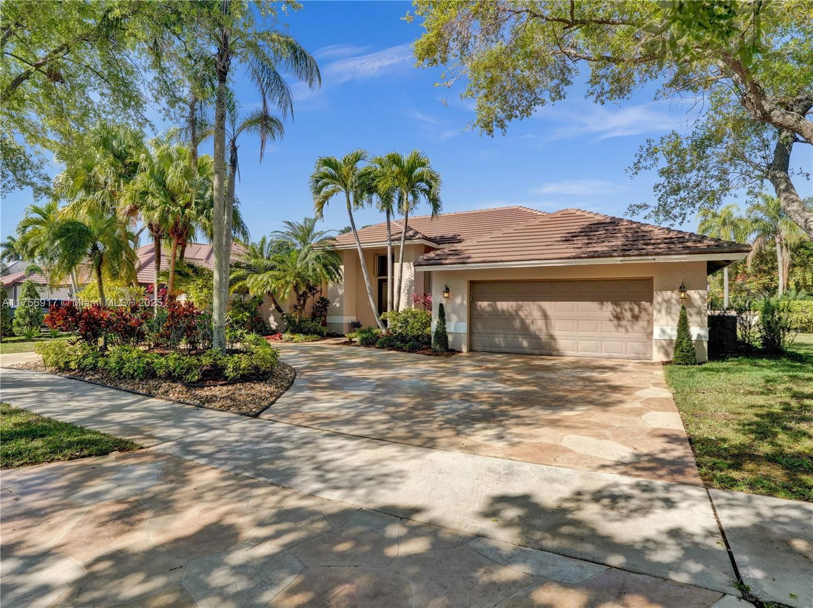 Real estate property located at 1034 Poplar Circle, Broward, Country Isles, Weston, FL