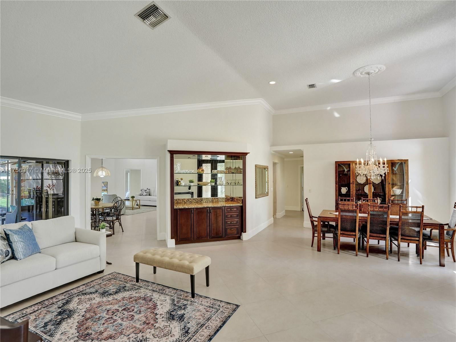 Real estate property located at 1034 Poplar Circle, Broward, Country Isles, Weston, FL