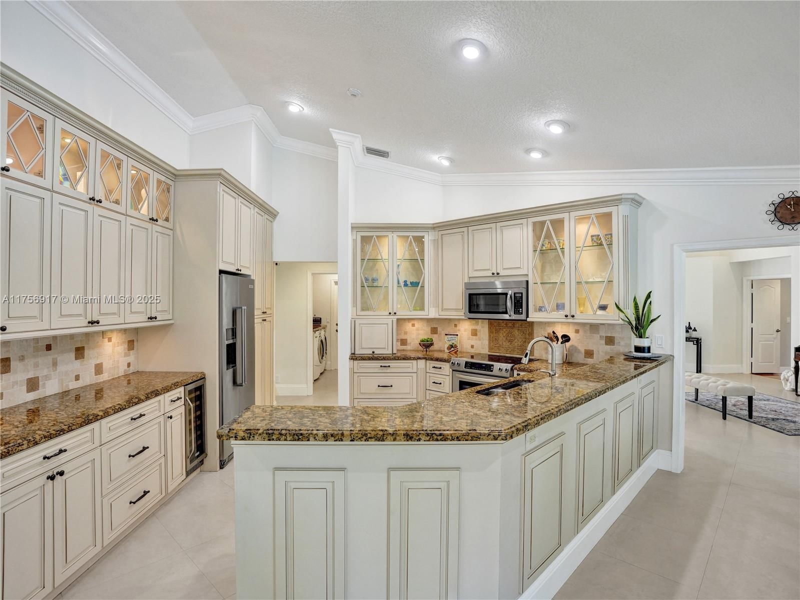 Real estate property located at 1034 Poplar Circle, Broward, Country Isles, Weston, FL