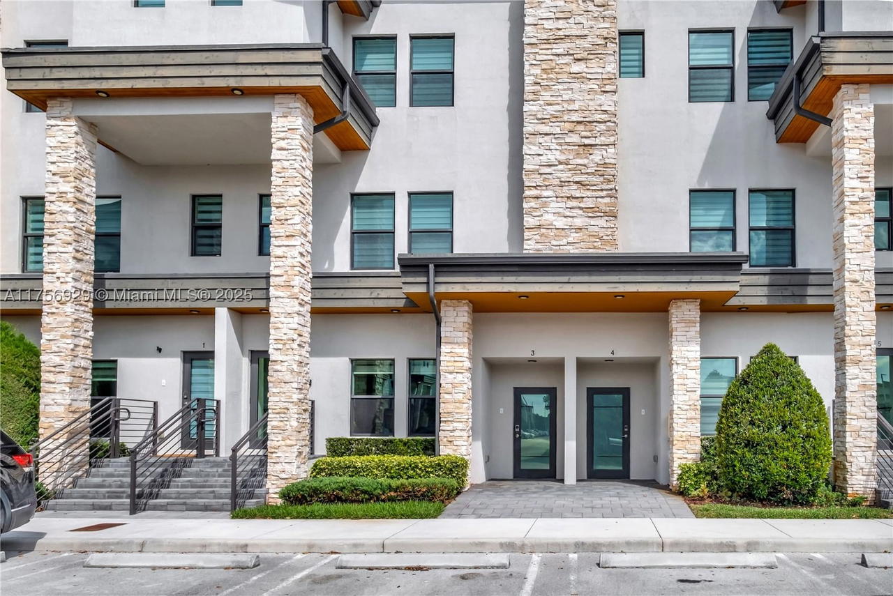 Real estate property located at 10473 82nd St #3, Miami-dade, Grand Bay South Gardens S, Doral, FL