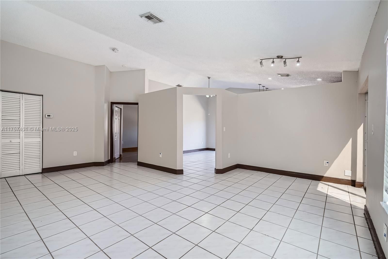 Real estate property located at 14207 176th Ter, Miami-dade, Aristotle Sub Phase I, Miami, FL