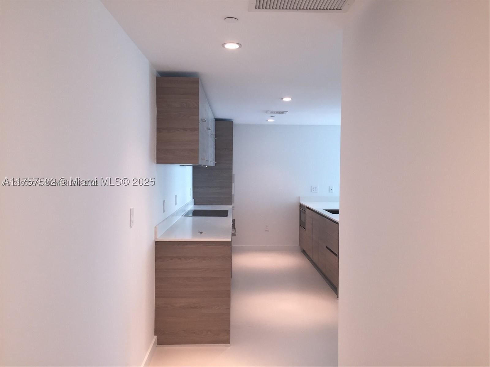 Real estate property located at 1300 Miami Ave #1910, Miami-dade, 1300 S Miami Avenue Condo, Miami, FL