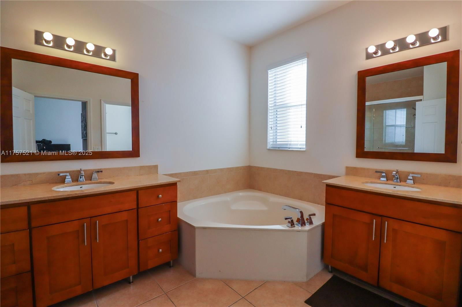 Real estate property located at 7440 114th Path, Miami-dade, Reserve At Doral West, Doral, FL