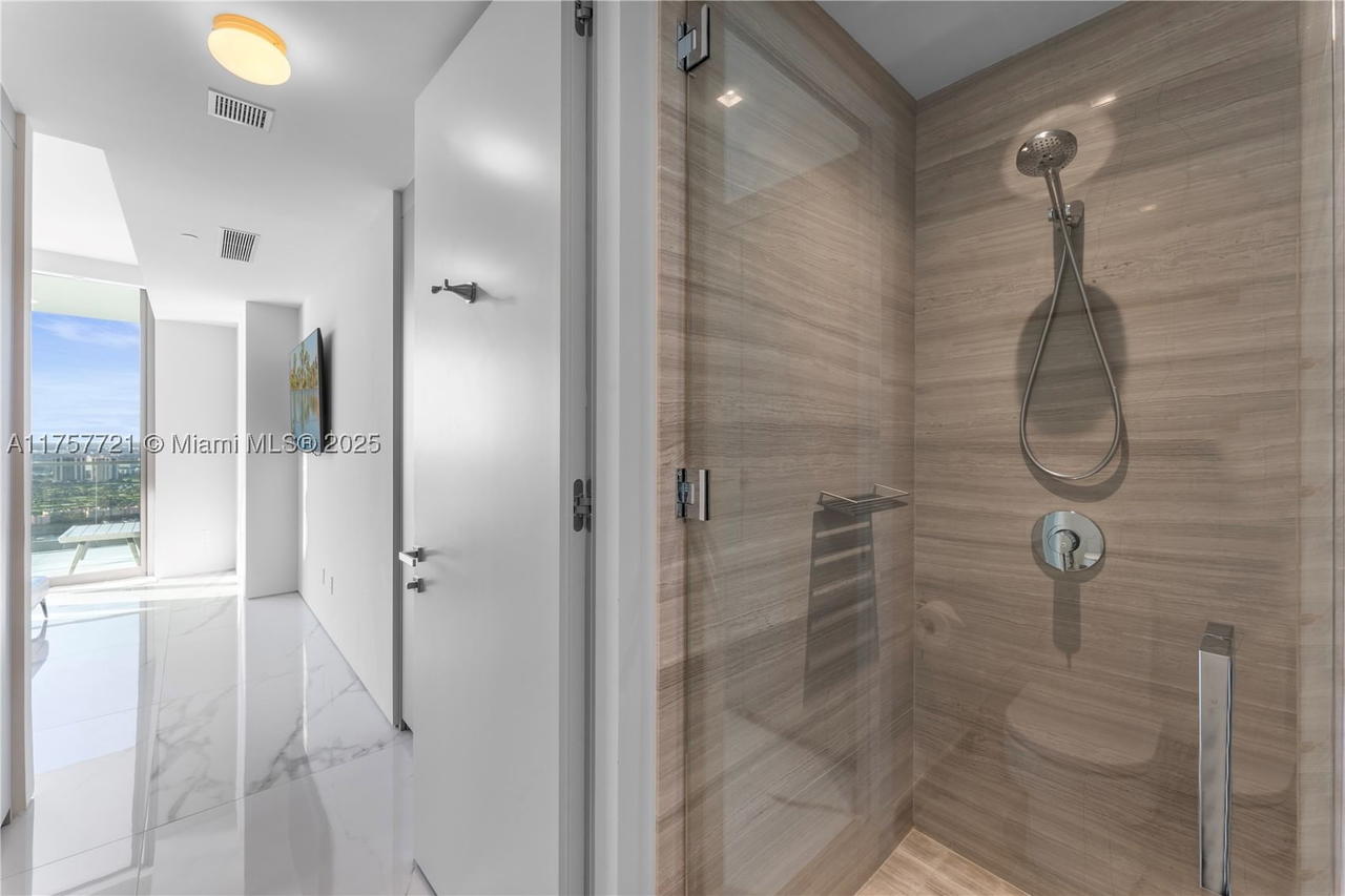 Real estate property located at 18975 Collins Ave #3703, Miami-dade, 18975 Collins Condo, Sunny Isles Beach, FL