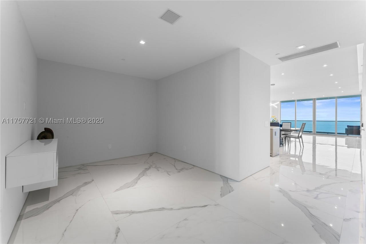 Real estate property located at 18975 Collins Ave #3703, Miami-dade, 18975 Collins Condo, Sunny Isles Beach, FL