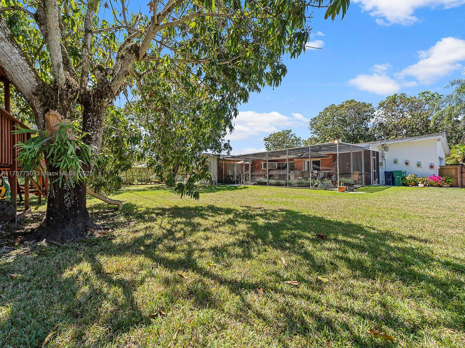 Real estate property located at 7321 84th Ct, Miami-dade, Mayfield Mnr, Miami, FL
