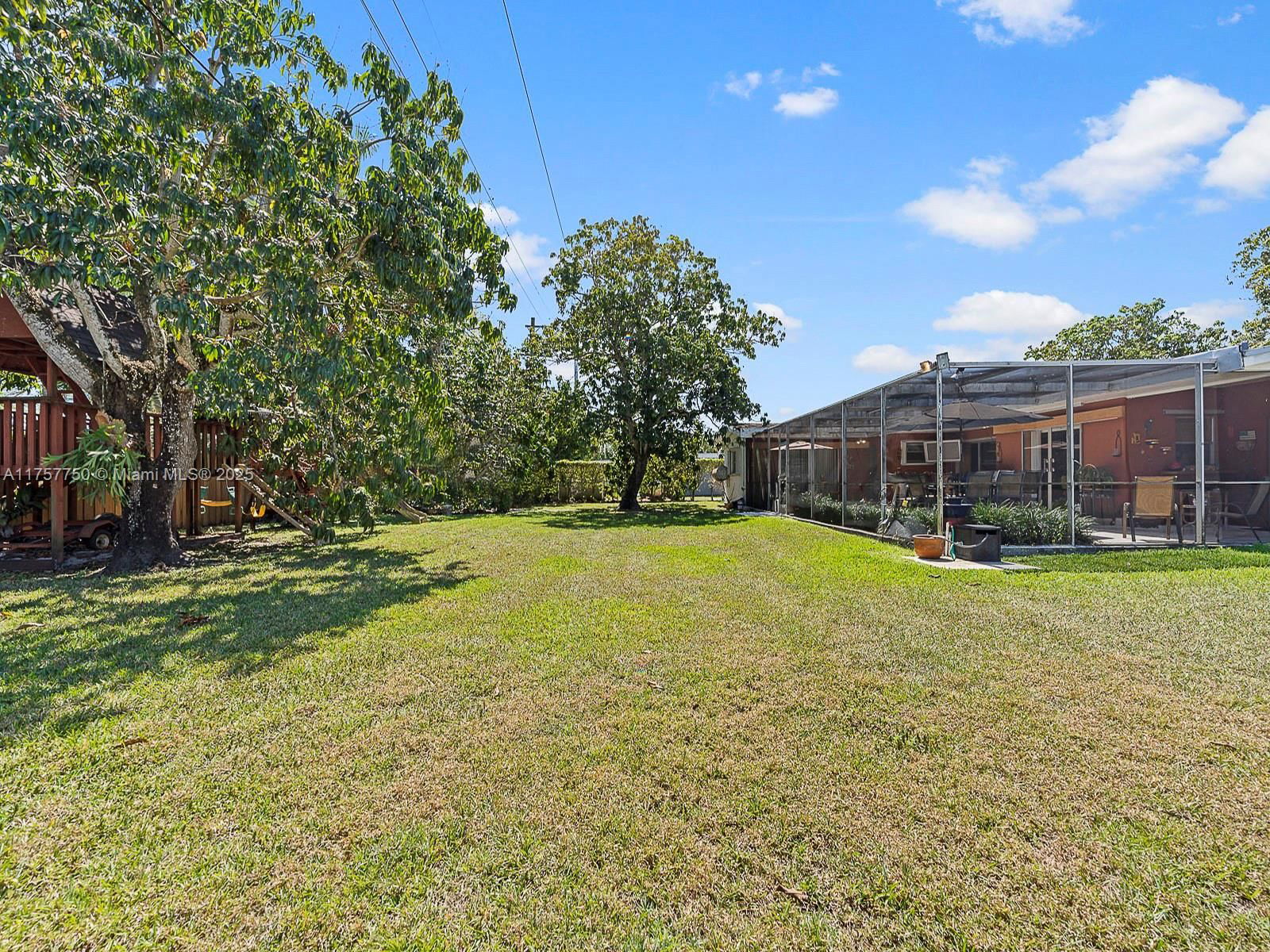 Real estate property located at 7321 84th Ct, Miami-dade, Mayfield Mnr, Miami, FL