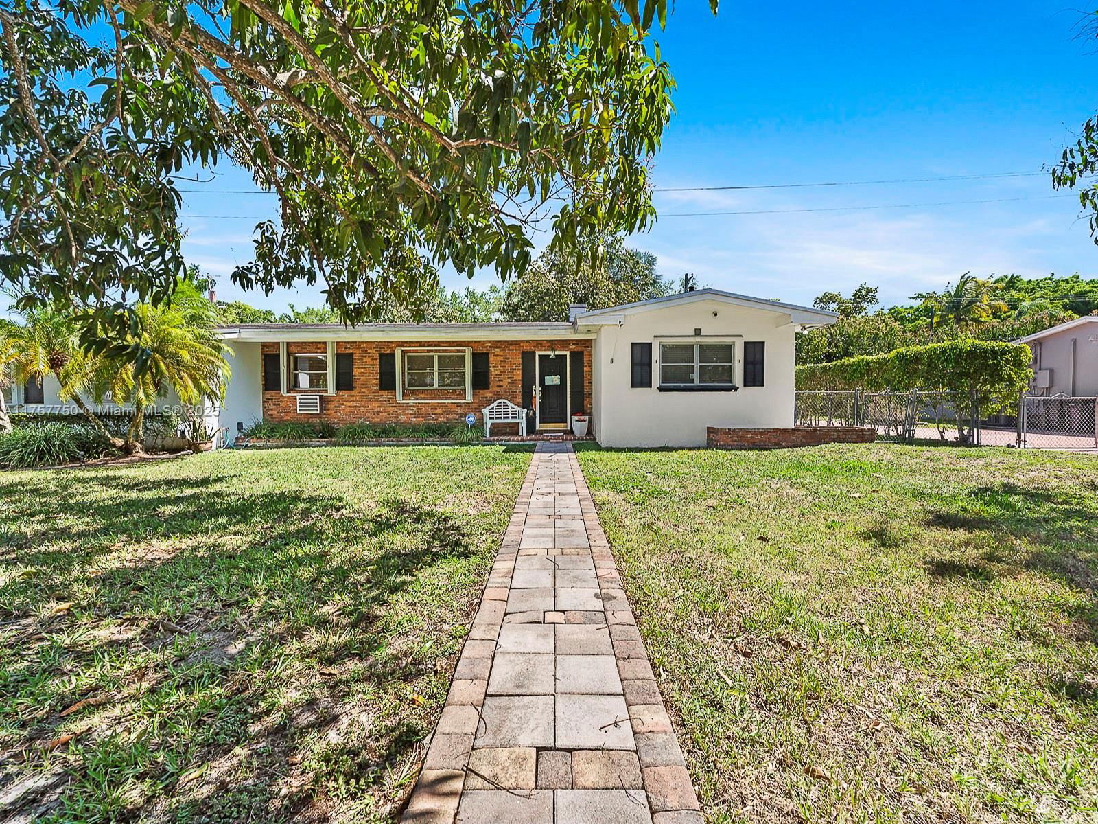 Real estate property located at 7321 84th Ct, Miami-dade, Mayfield Mnr, Miami, FL