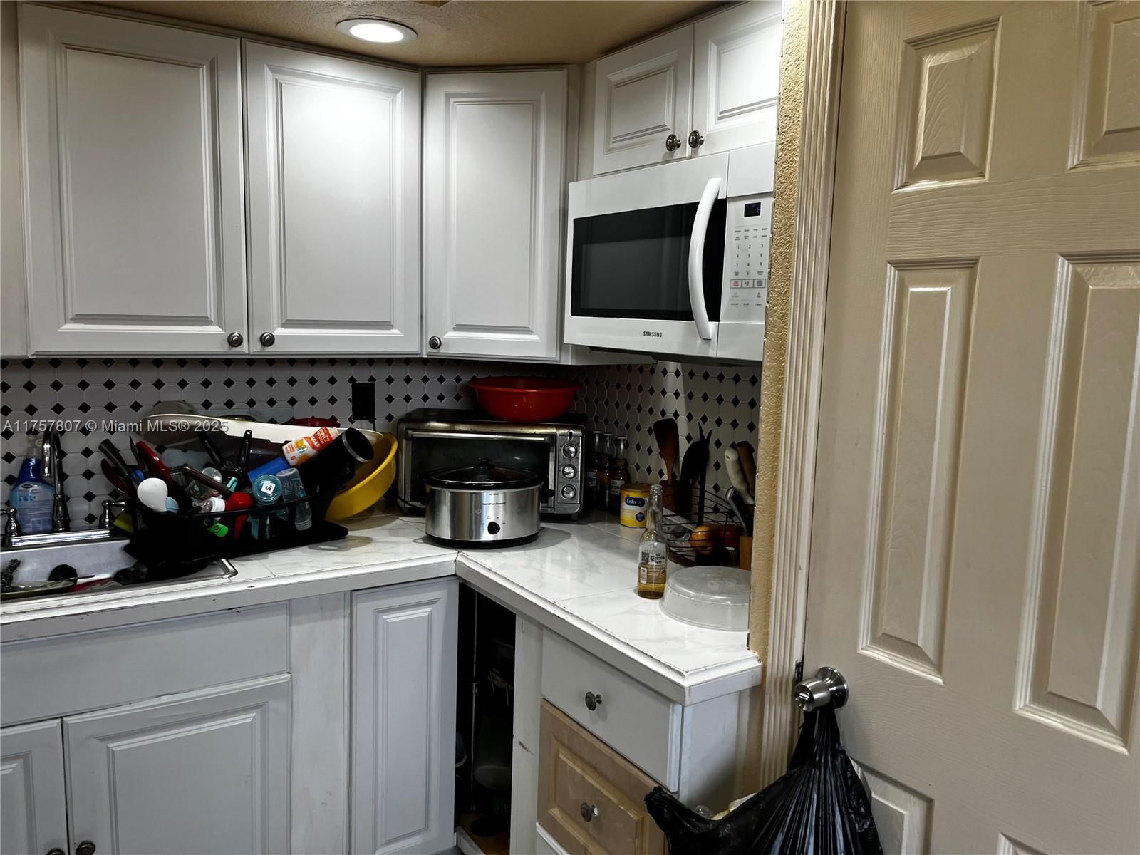 Real estate property located at 15721 40th Ct, Miami-dade, Venetian Gardens Acrespb, Miami Gardens, FL