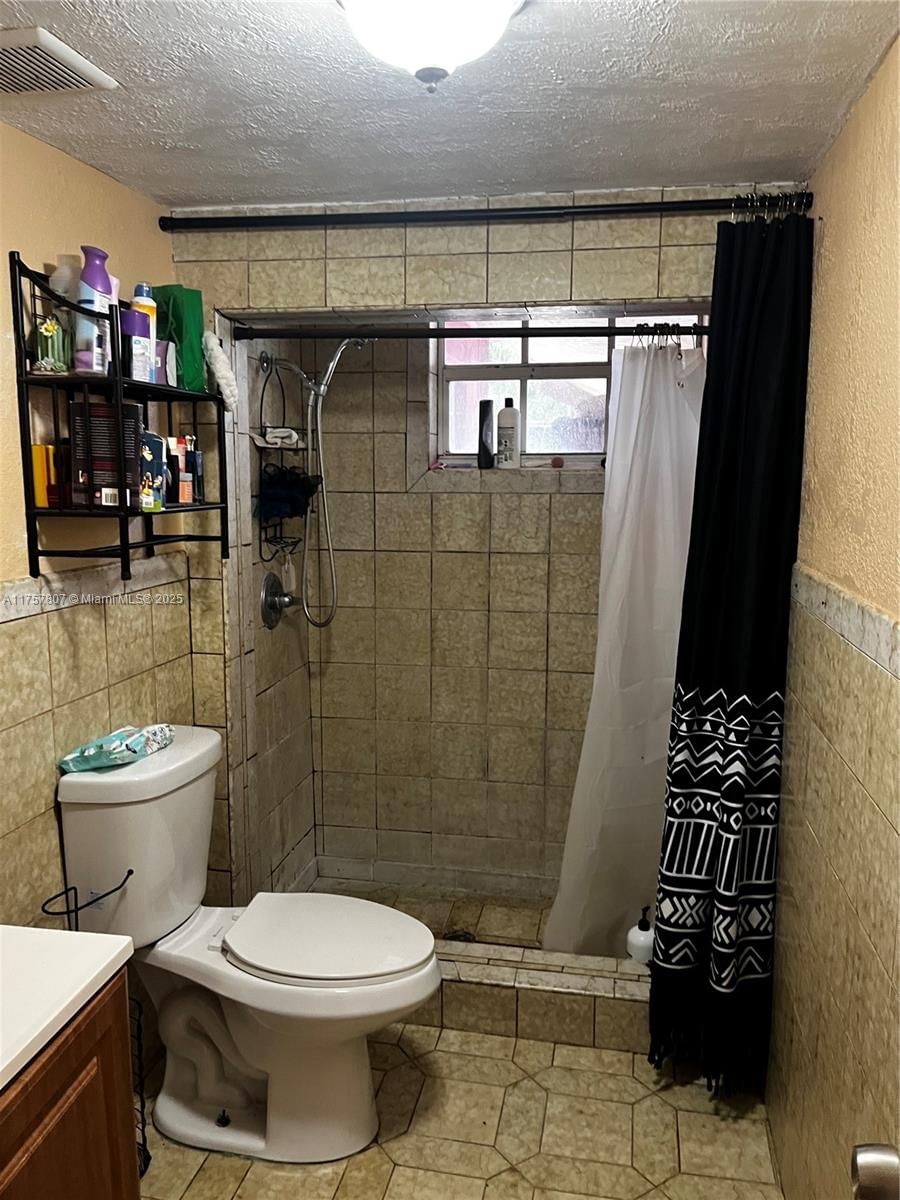 Real estate property located at 15721 40th Ct, Miami-dade, Venetian Gardens Acrespb, Miami Gardens, FL