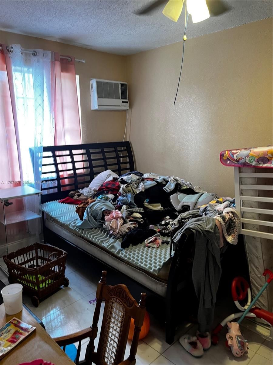 Real estate property located at 15721 40th Ct, Miami-dade, Venetian Gardens Acrespb, Miami Gardens, FL