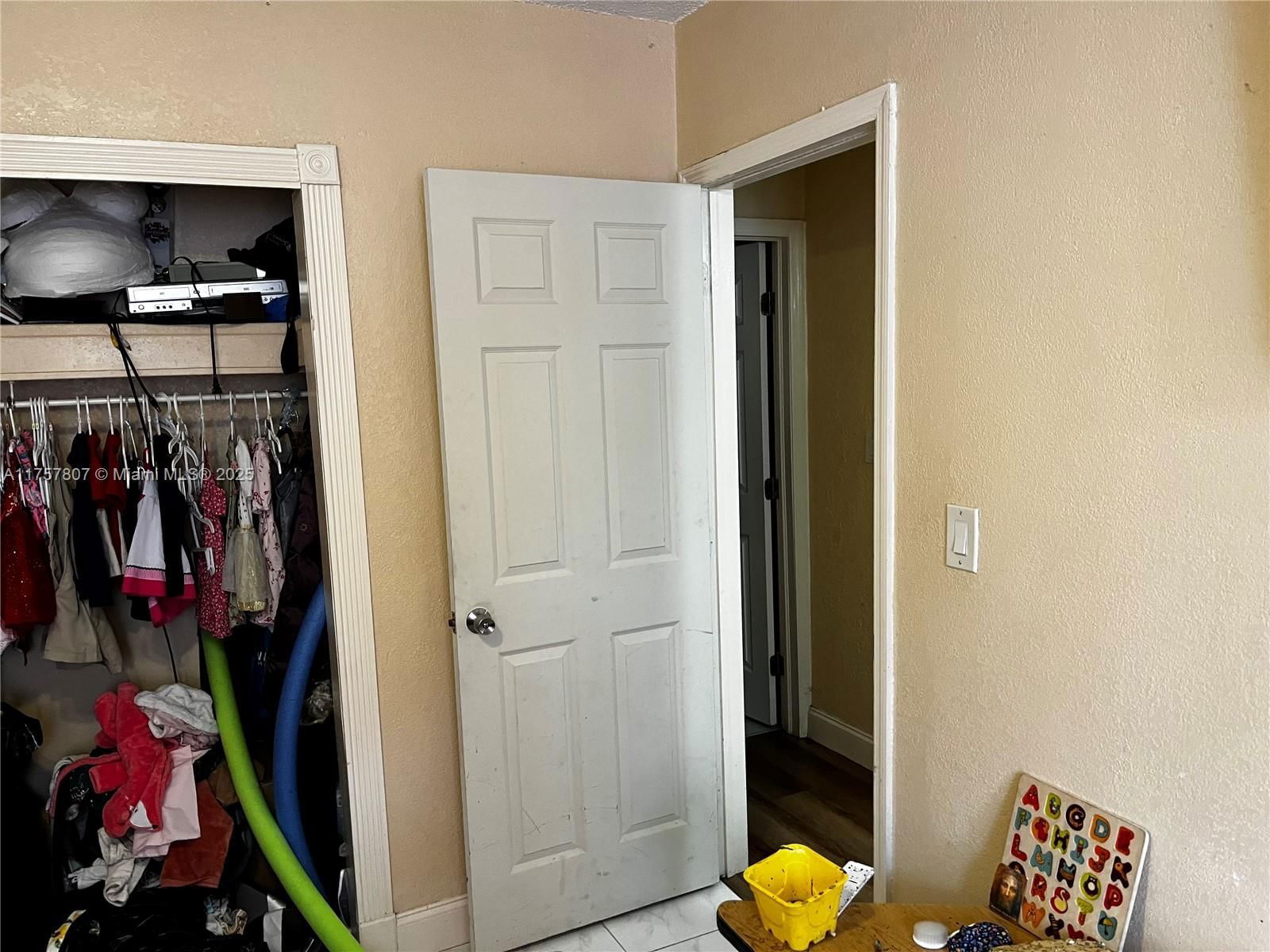 Real estate property located at 15721 40th Ct, Miami-dade, Venetian Gardens Acrespb, Miami Gardens, FL