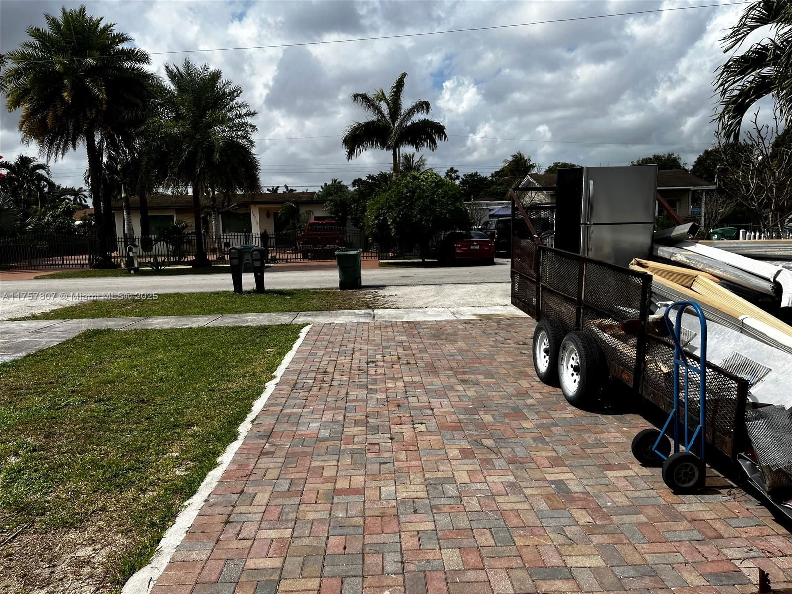 Real estate property located at 15721 40th Ct, Miami-dade, Venetian Gardens Acrespb, Miami Gardens, FL