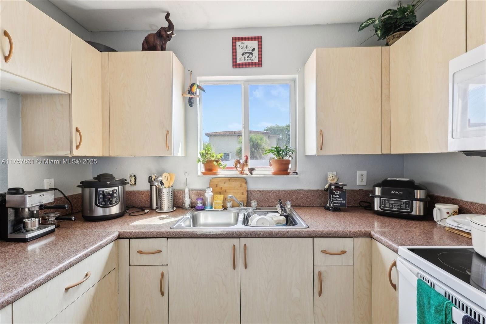 Real estate property located at 3817 17th Ave #10, Miami-dade, Ralph Plaza Ii Condo, Miami, FL