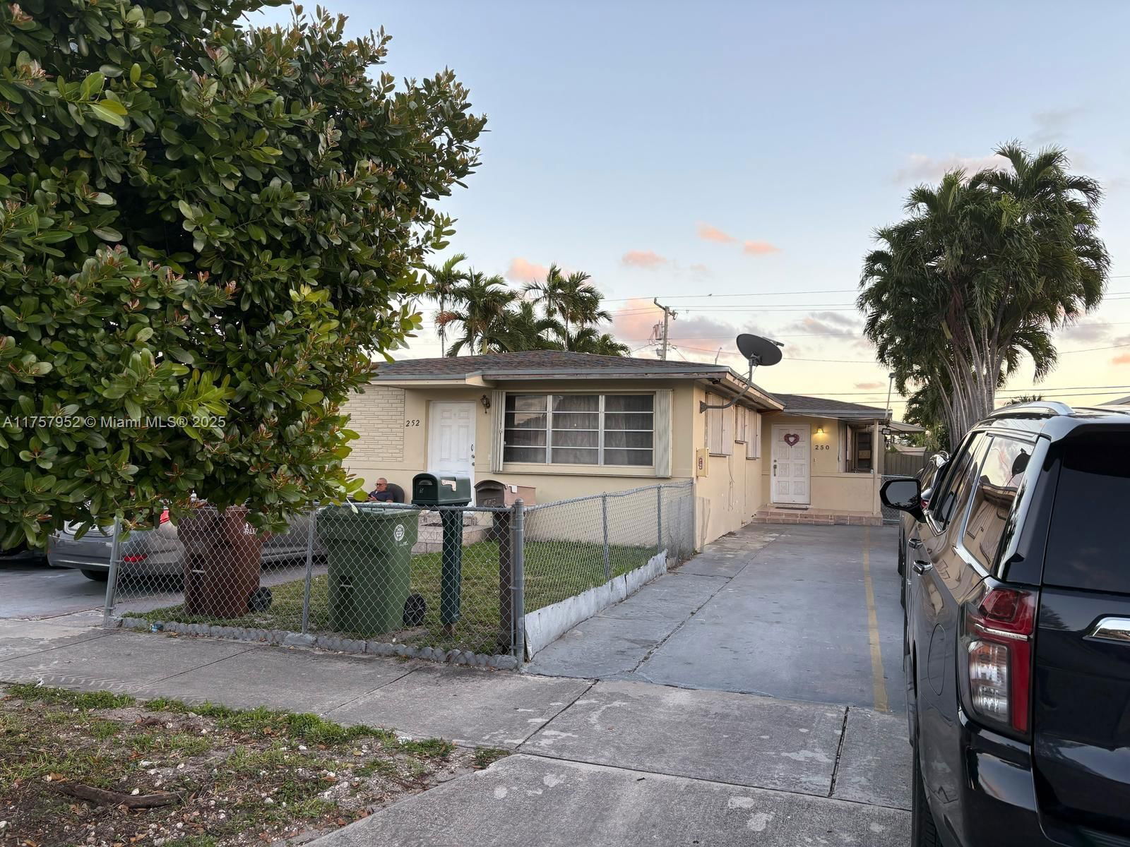 Real estate property located at 250 10th St, Miami-dade, Town Of Hialeah 1 Addn Am, Hialeah, FL