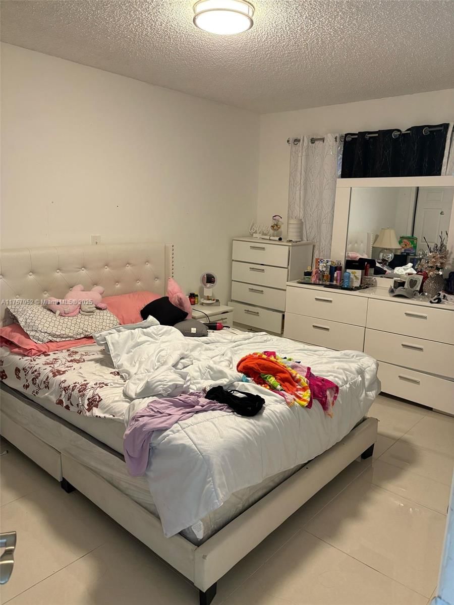 Real estate property located at 250 10th St, Miami-dade, Town Of Hialeah 1 Addn Am, Hialeah, FL