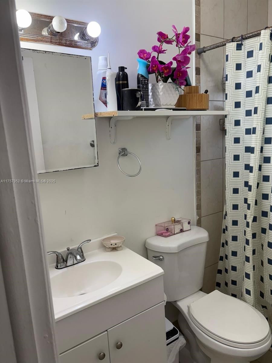 Real estate property located at 250 10th St, Miami-dade, Town Of Hialeah 1 Addn Am, Hialeah, FL