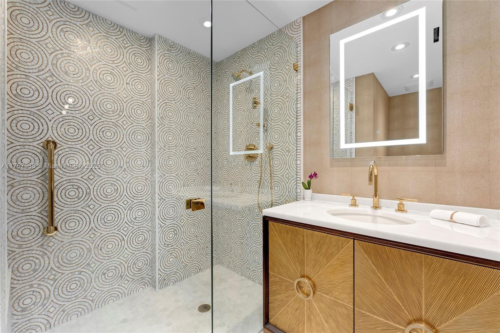 Real estate property located at 7223 Fisher Island Dr #7223, Miami-dade, Oceanside @ Fisher Isl Co, Miami Beach, FL