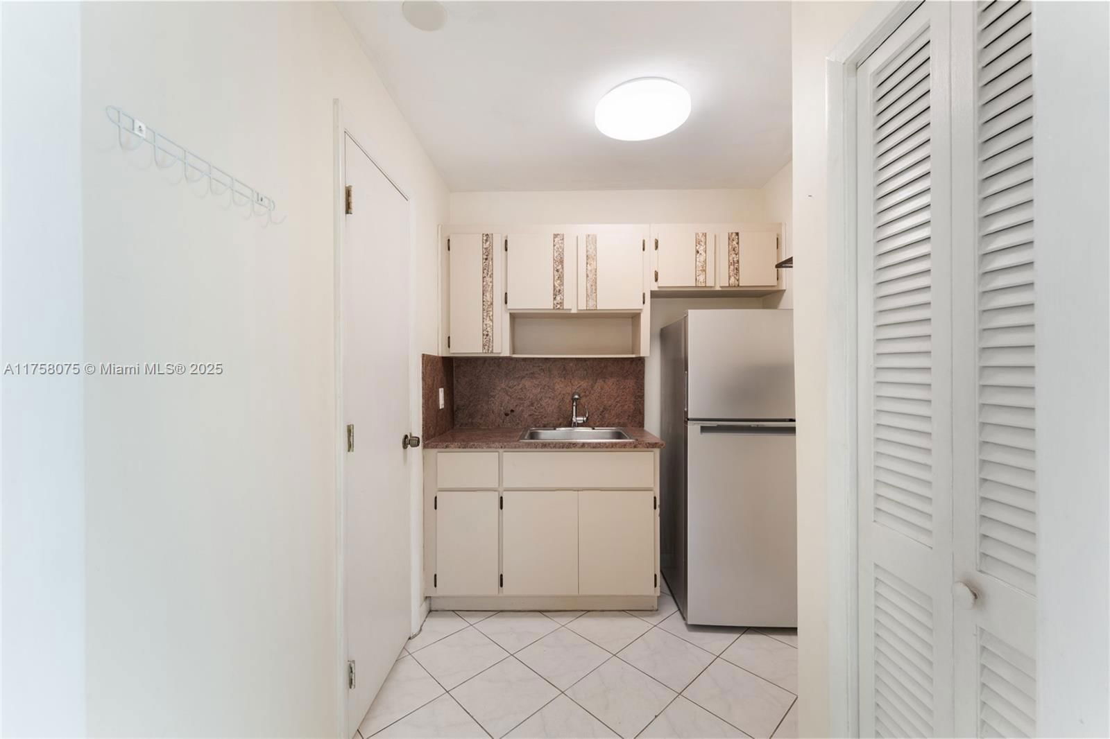 Real estate property located at 5230 95th Ct, Miami-dade, Miller Heights Sec 4, Miami, FL
