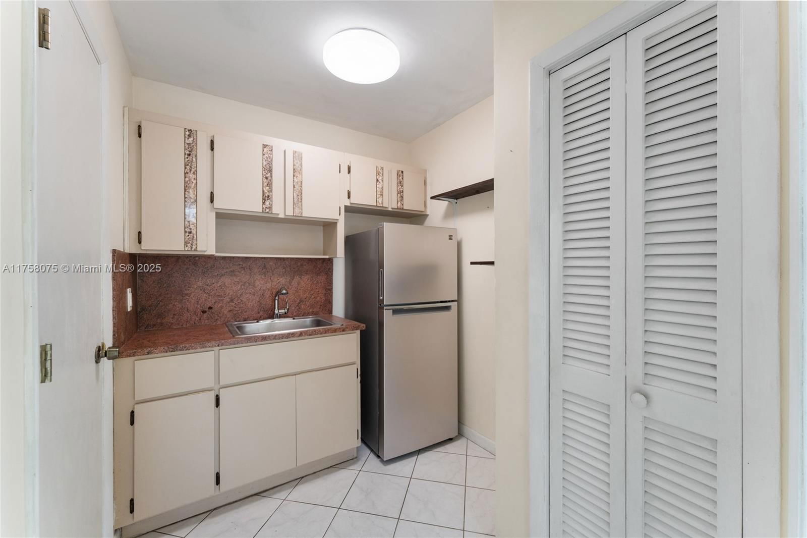 Real estate property located at 5230 95th Ct, Miami-dade, Miller Heights Sec 4, Miami, FL