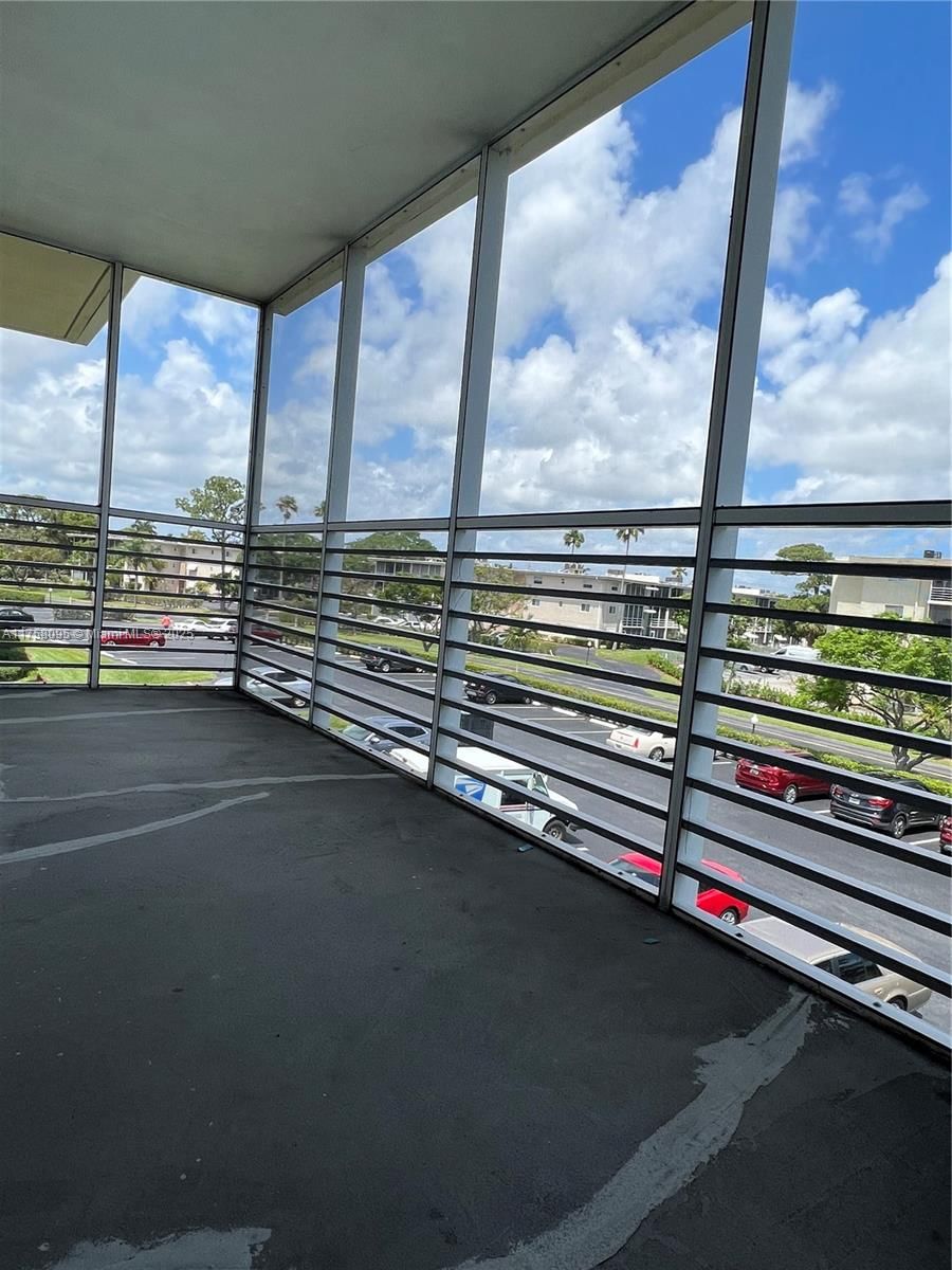 Real estate property located at 2562 Garden Dr N #301, Palm Beach, Lake Clarke Gardens Condo, Lake Worth, FL
