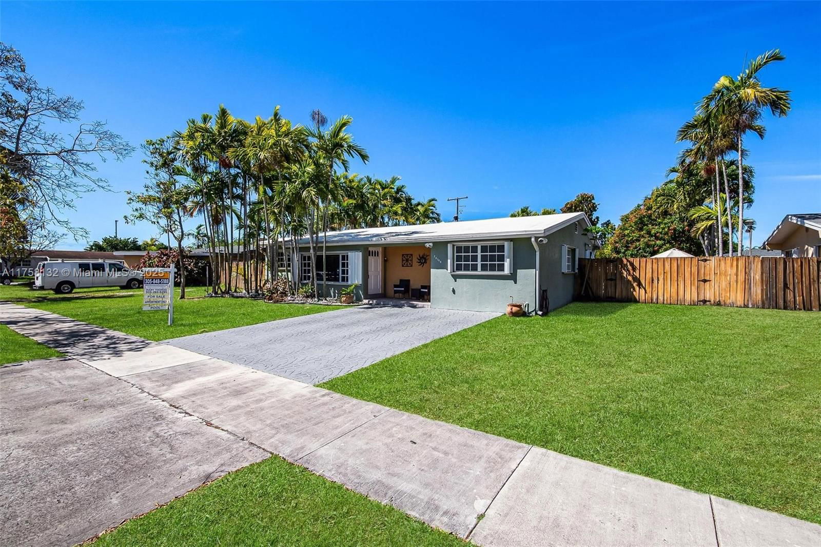 Real estate property located at 20700 Island Rd, Miami-dade, Cutler Ridge Sec 4, Cutler Bay, FL