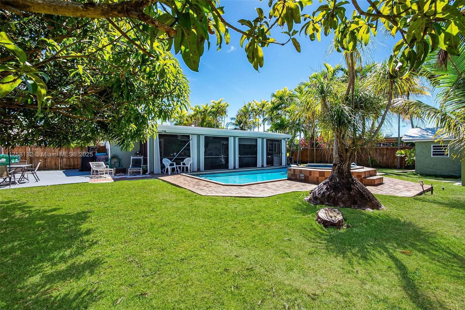 Real estate property located at 20700 Island Rd, Miami-dade, Cutler Ridge Sec 4, Cutler Bay, FL