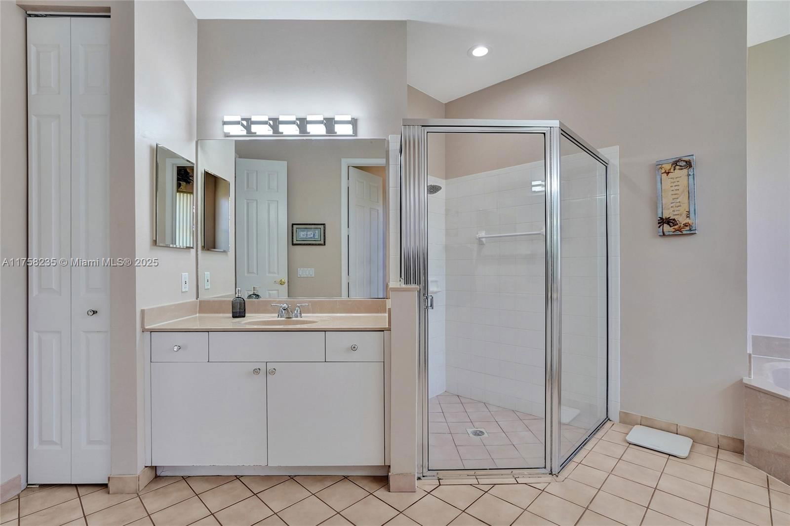 Real estate property located at 526 118th Ave, Broward, Mariners Cove Of Eagle La, Coral Springs, FL