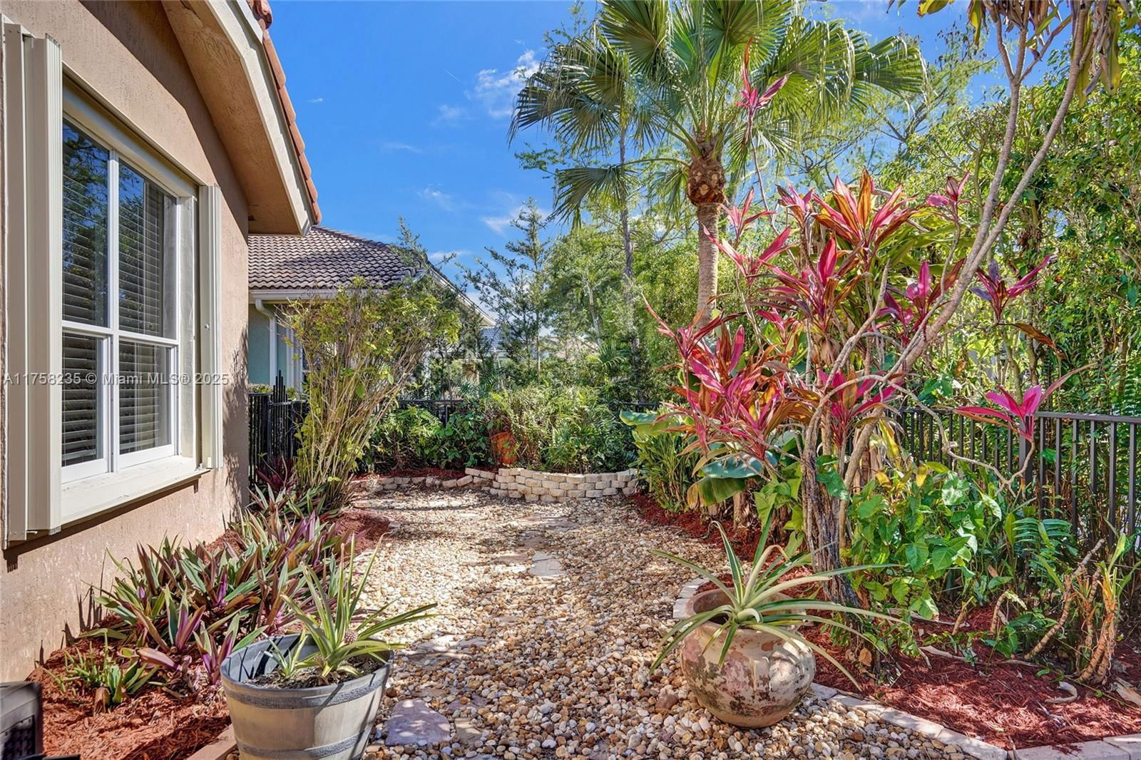 Real estate property located at 526 118th Ave, Broward, Mariners Cove Of Eagle La, Coral Springs, FL