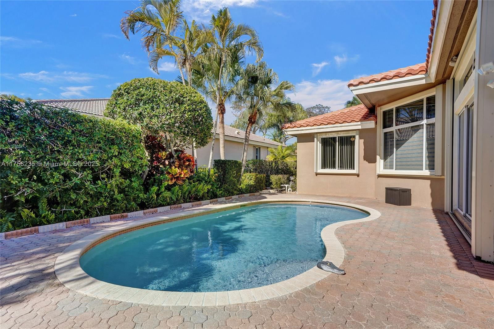 Real estate property located at 526 118th Ave, Broward, Mariners Cove Of Eagle La, Coral Springs, FL