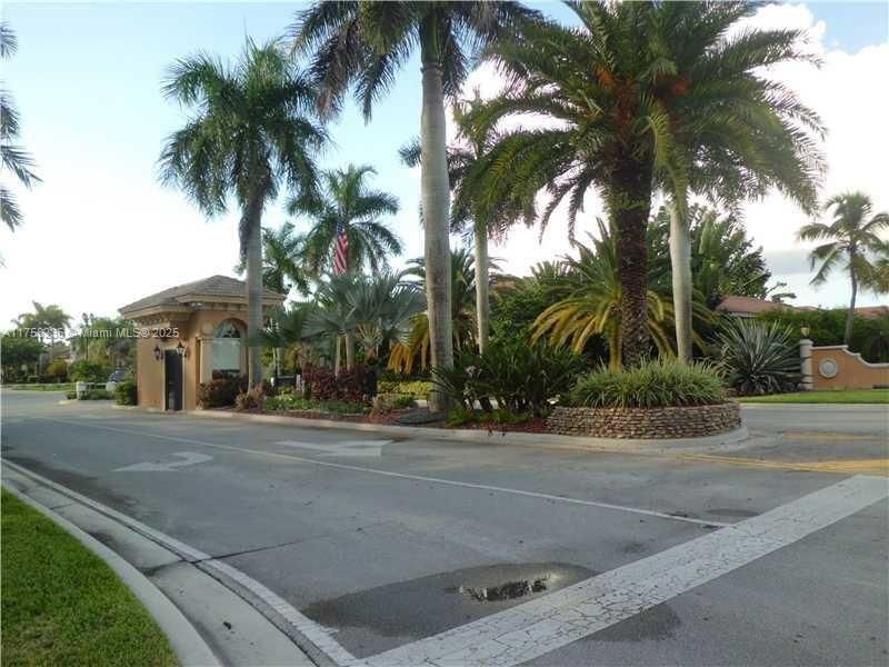 Real estate property located at 526 118th Ave, Broward, Mariners Cove Of Eagle La, Coral Springs, FL