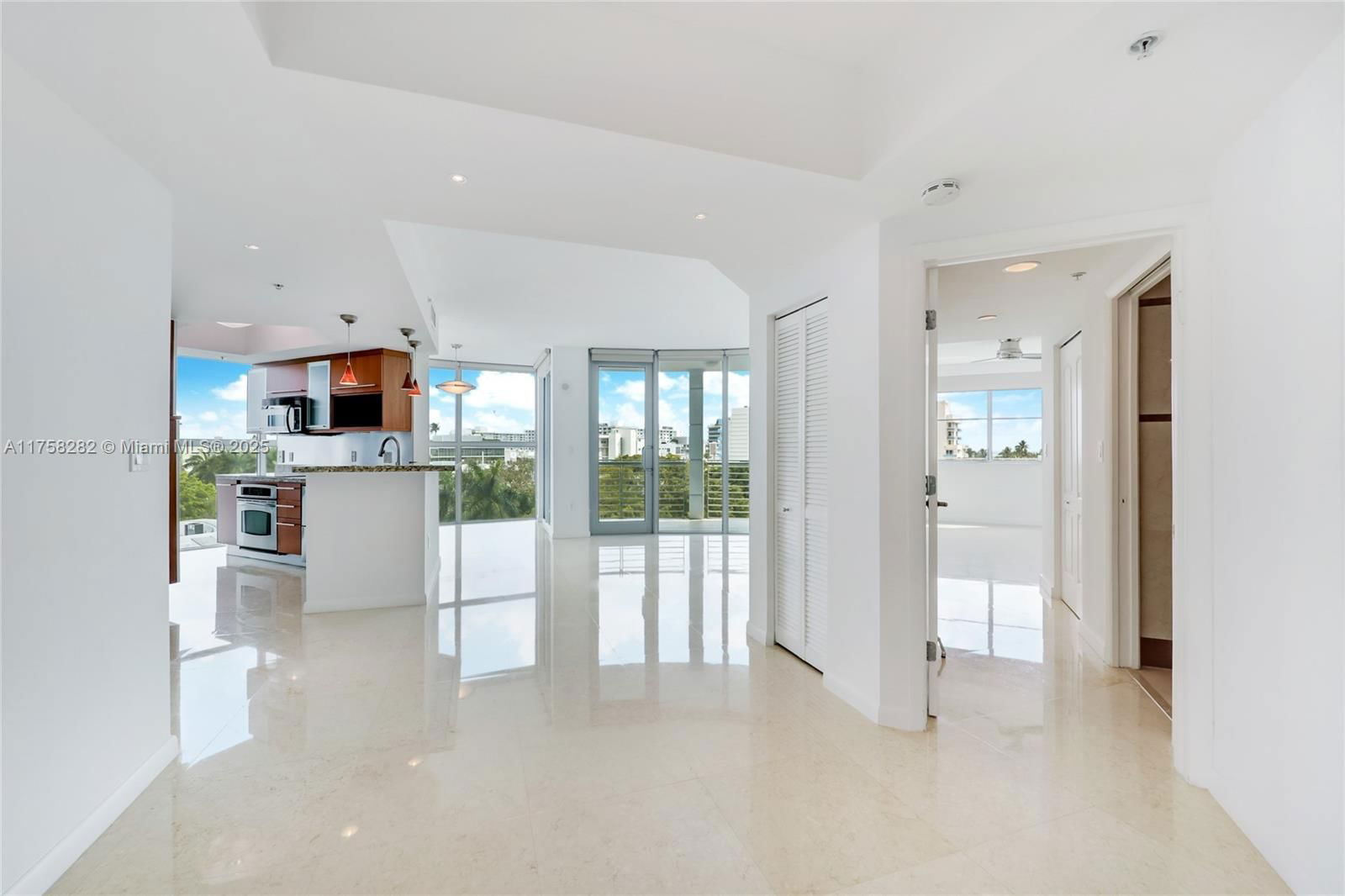 Real estate property located at 110 Washington Ave #2607, Miami-dade, The Cosmopolitan Residenc, Miami Beach, FL