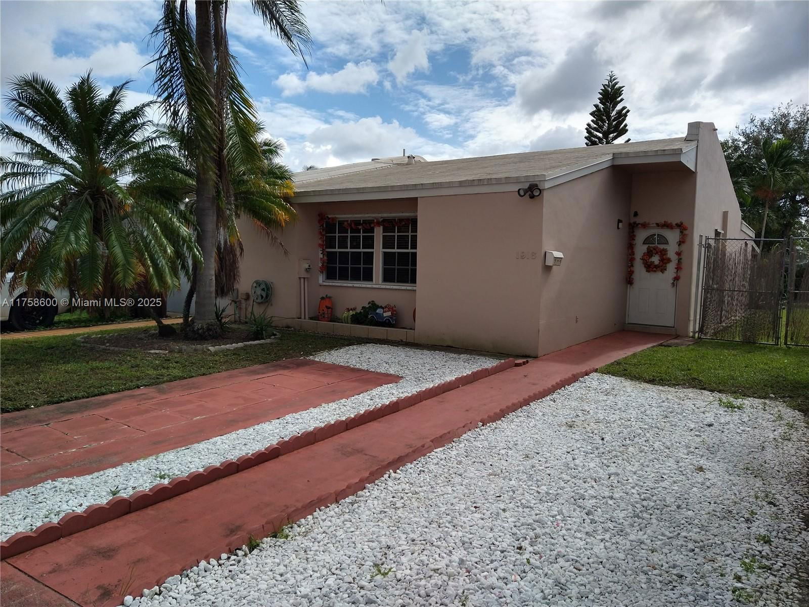 Real estate property located at 1916 72nd St, Miami-dade, Chambers Land Company Sub, Hialeah, FL