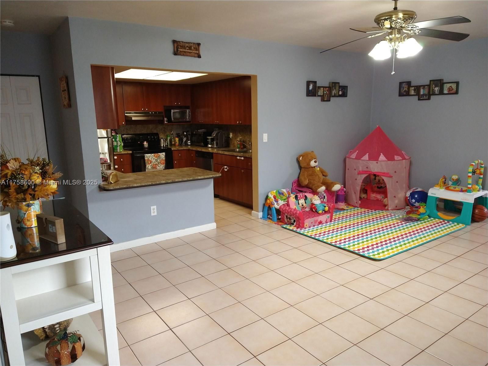 Real estate property located at 1916 72nd St, Miami-dade, Chambers Land Company Sub, Hialeah, FL
