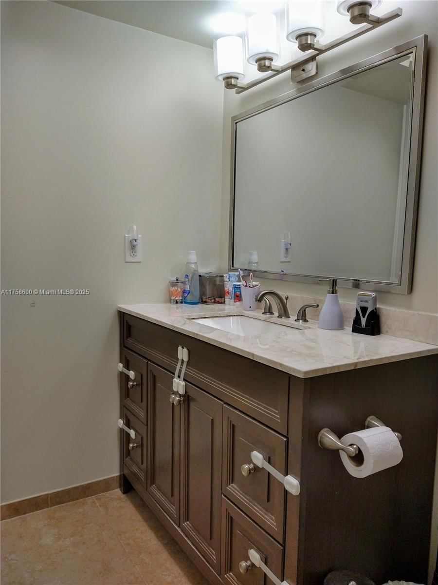 Real estate property located at 1916 72nd St, Miami-dade, Chambers Land Company Sub, Hialeah, FL
