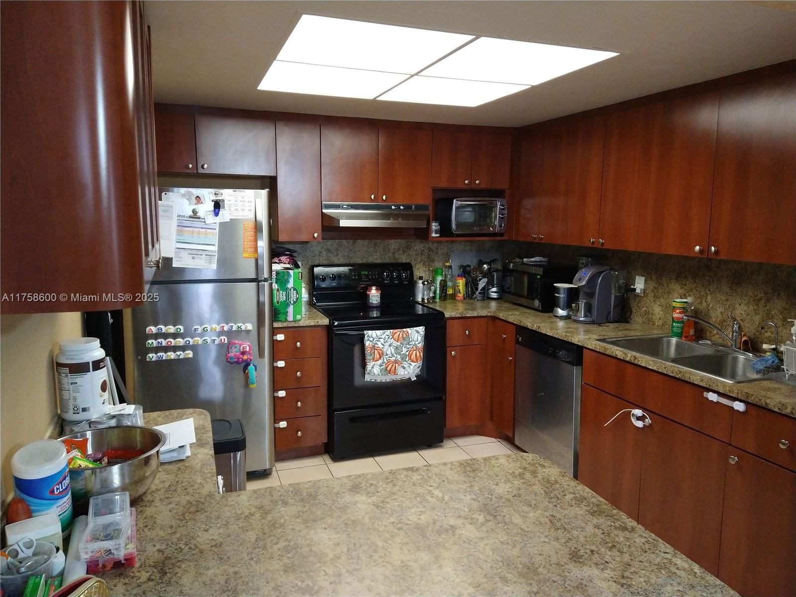 Real estate property located at 1916 72nd St, Miami-dade, Chambers Land Company Sub, Hialeah, FL