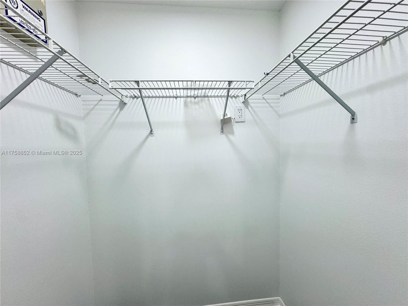 Real estate property located at 1390 Patricia Street, Osceola, Emerald Lake Colony Unit 2, Kissimmee, FL